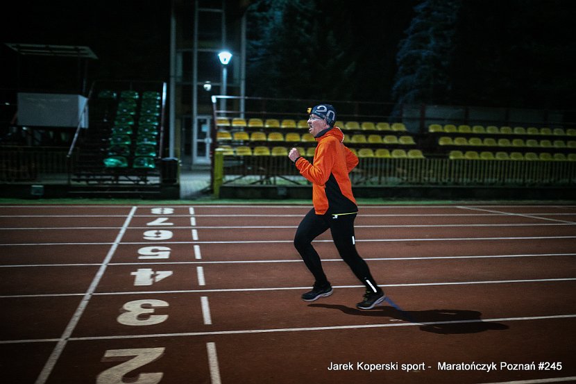 245Maratonczyk--(256)