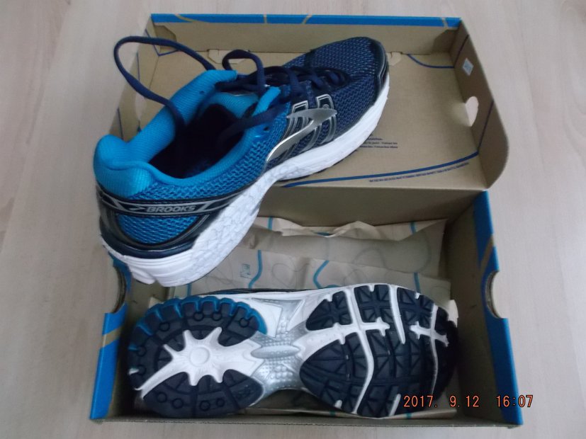 BROOKS Vapor 4