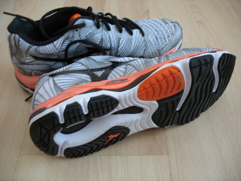 Mizuno Wave Paradox