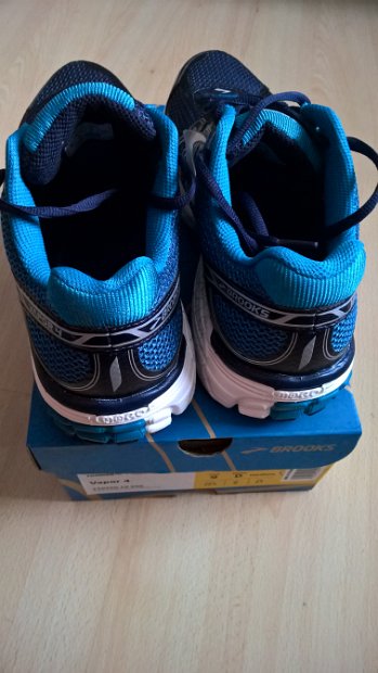 BROOKS Vapor 4